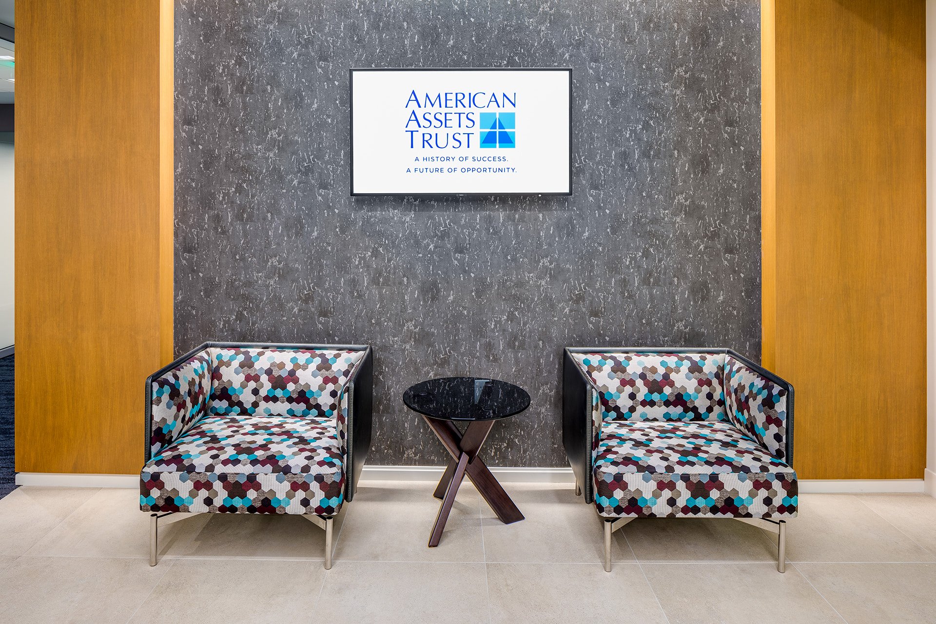 American Assets Trust entry way | FORTÉ