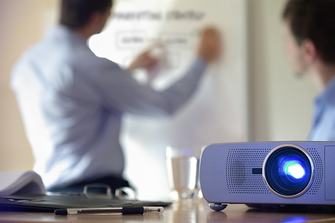 5-reasons-office-projector