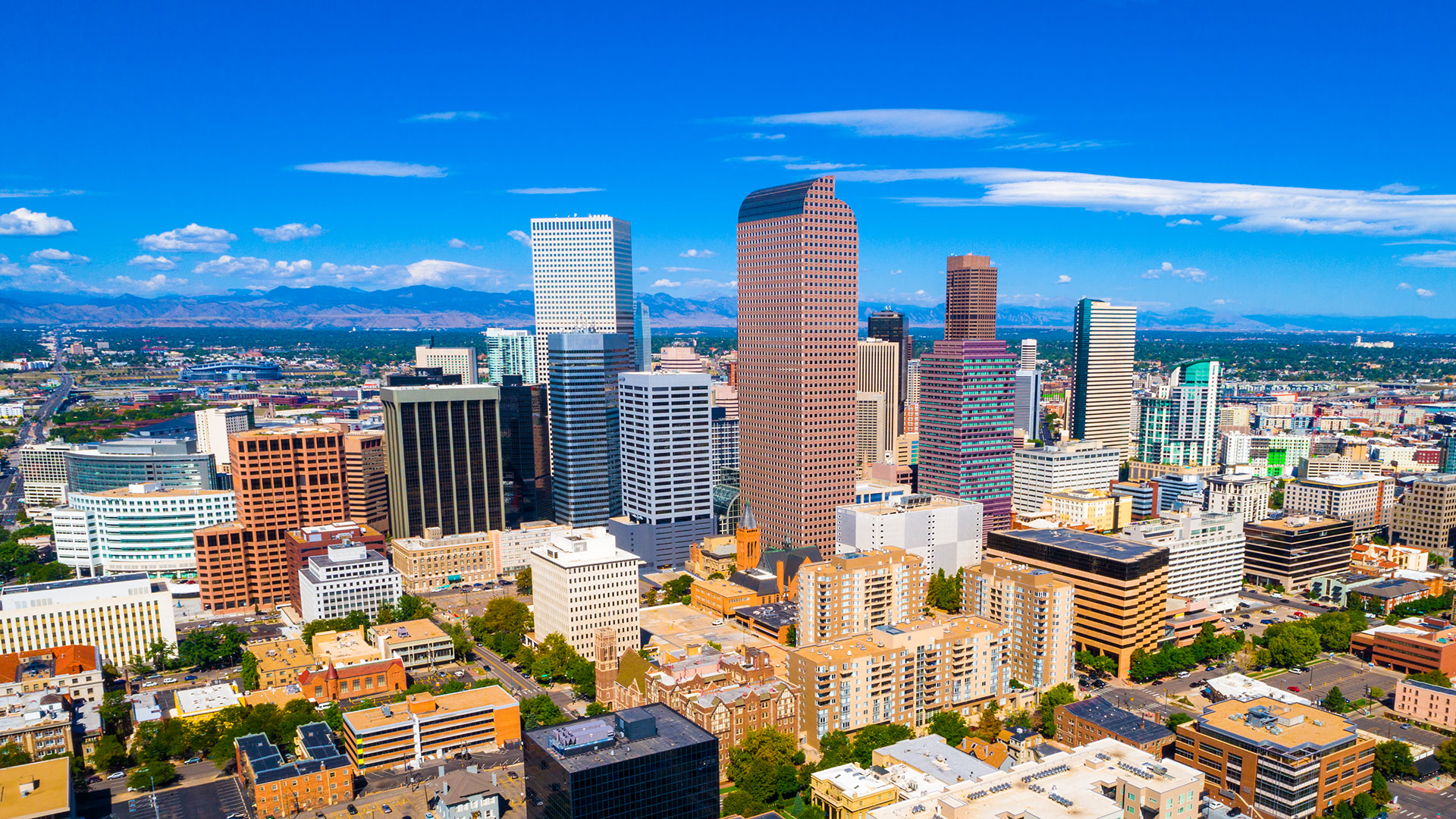 Panoramic skyline of Denver, CO