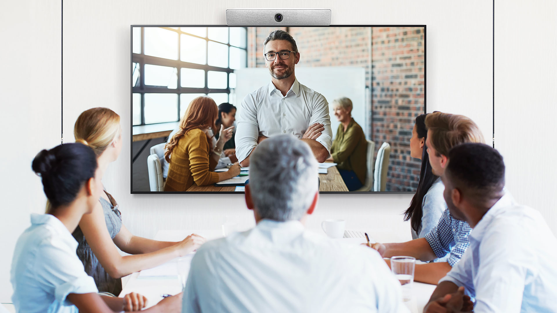 samsung-flip-with-cisco-webex-room-kit_01